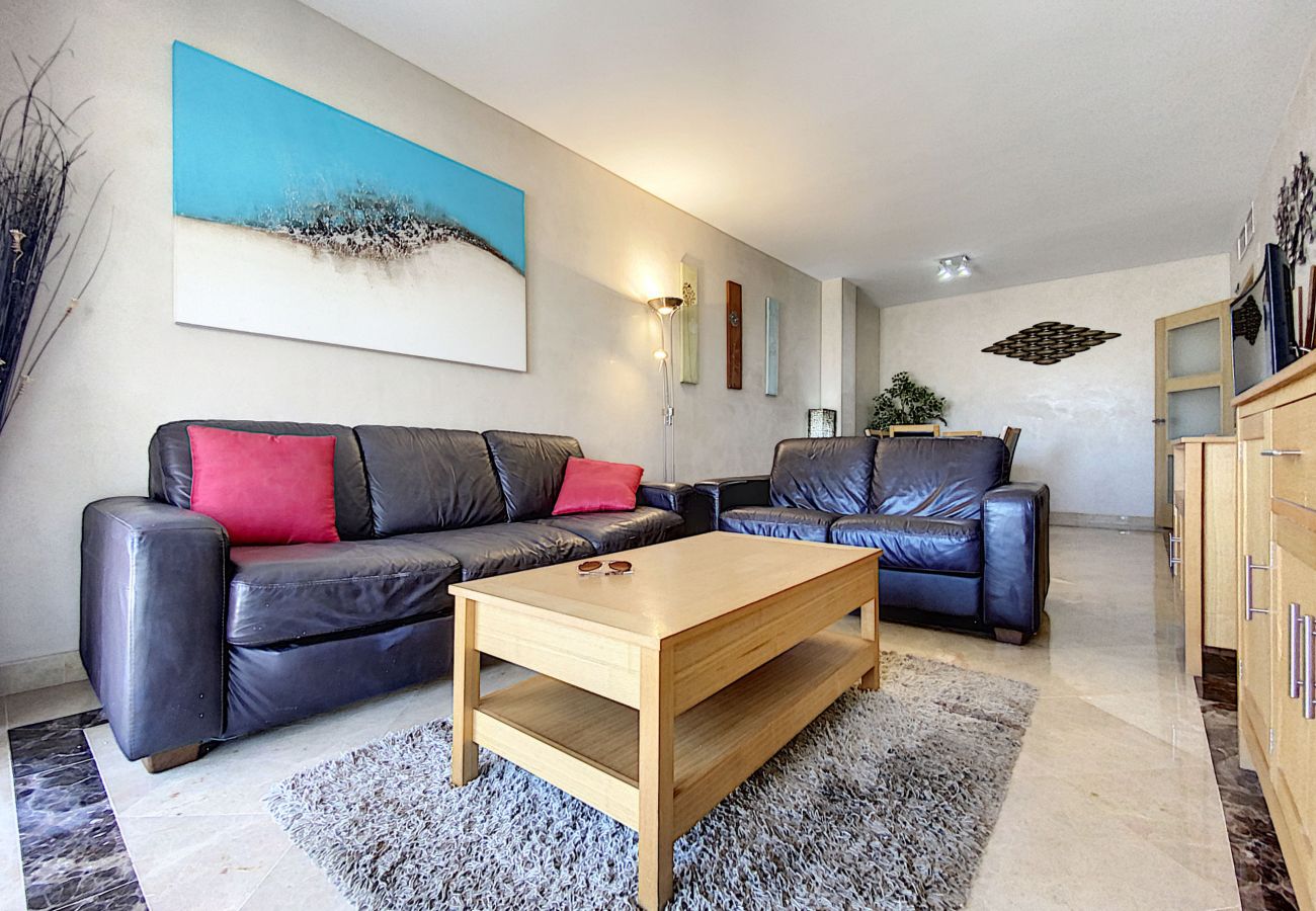 Ferienwohnung in Manilva - Marina Del Castillo 2129 On The Beach 