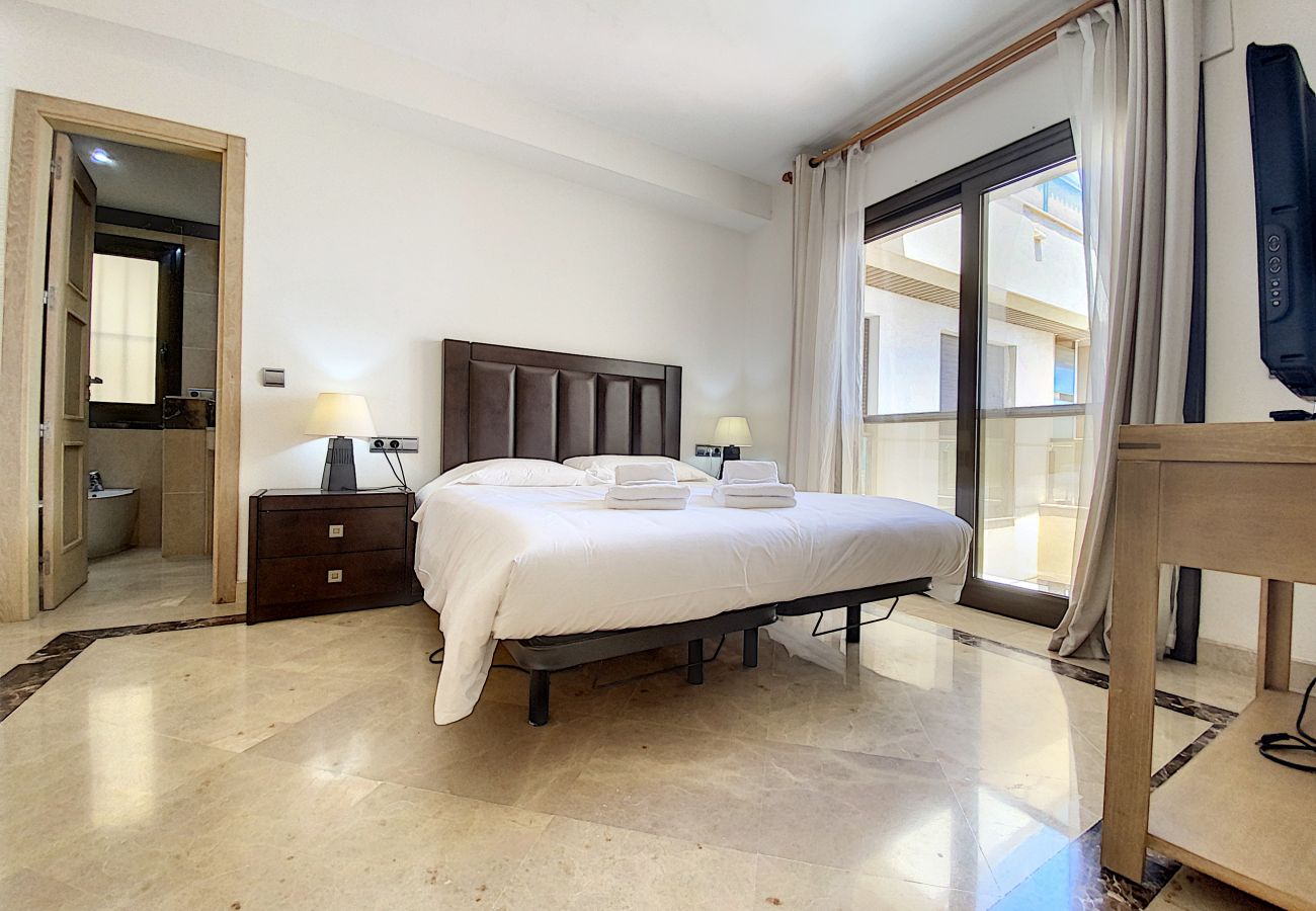 Ferienwohnung in Manilva - Marina Del Castillo 2129 On The Beach 