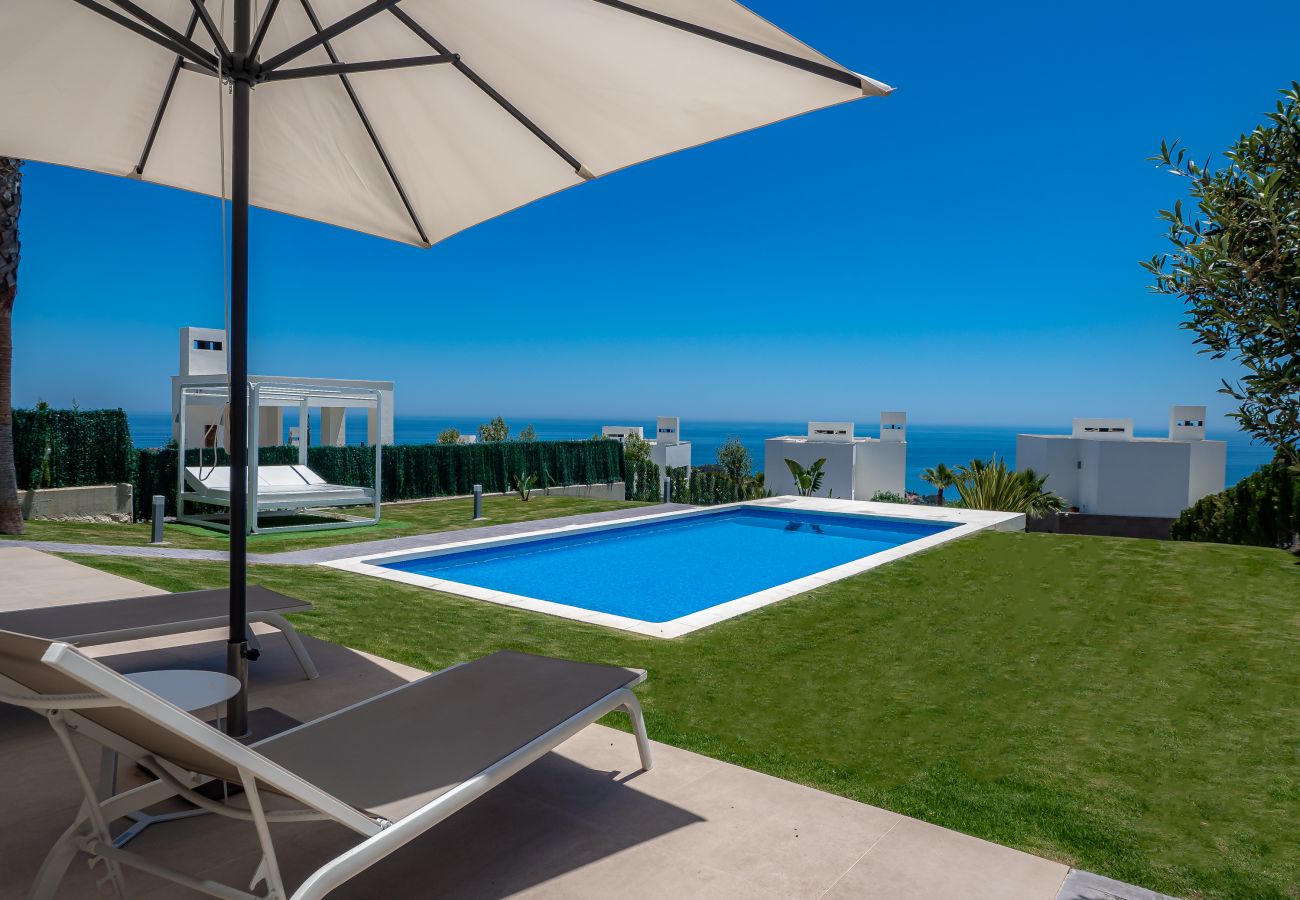 Villa in Manilva - Bahia de las Rocas 2254