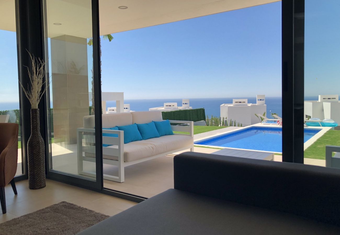 Villa in Manilva - Bahia de las Rocas 2254