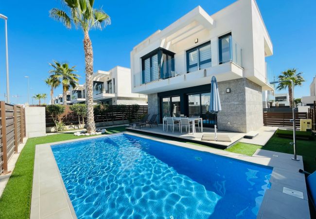 Villa in Orihuela - 3034 Vistabella- Bali 3034 Villa in Orihuela - 3034 Vistabella- Bali 3034