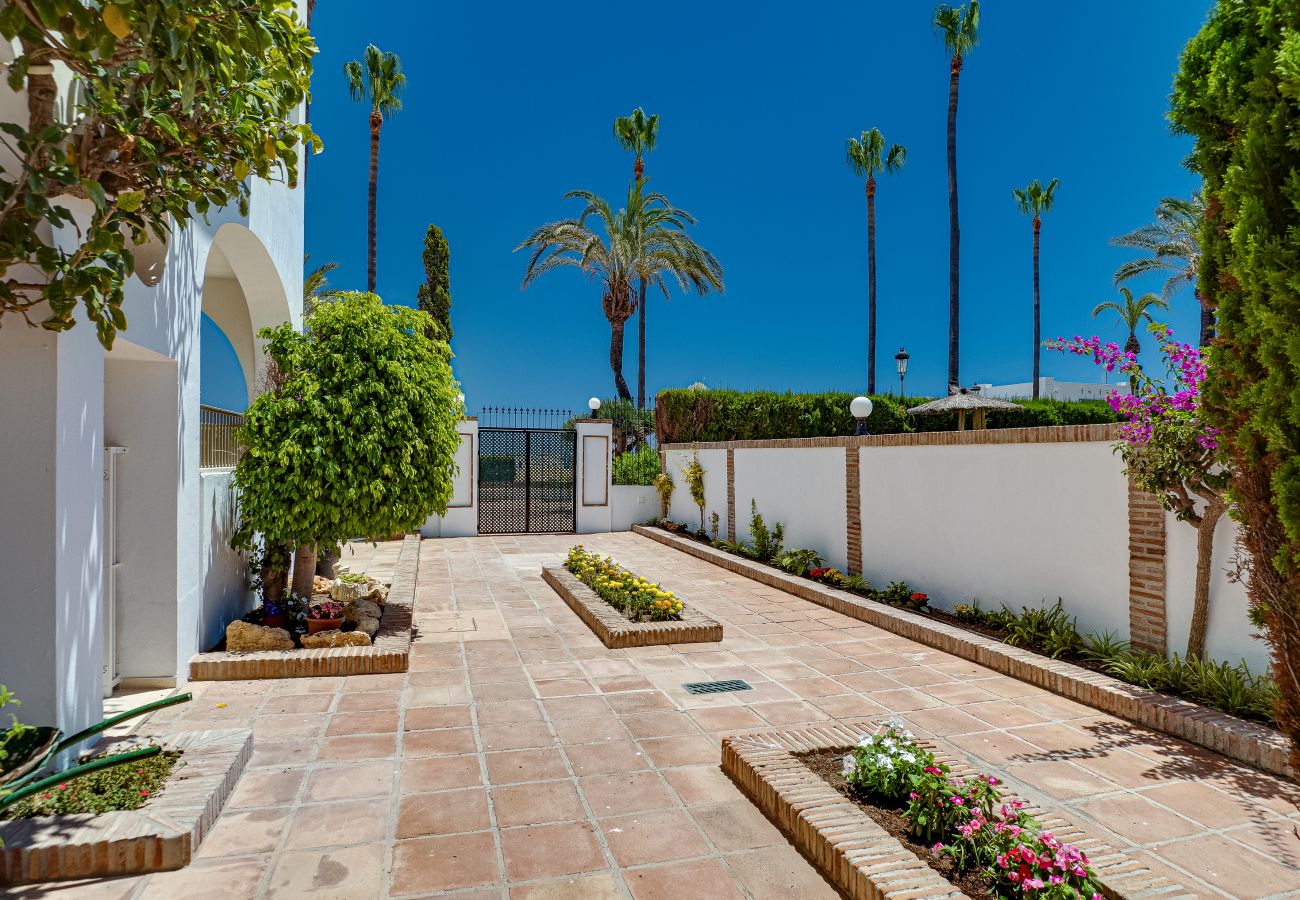 Ferienwohnung in Manilva - Playa Duquesa 2296 Pool View