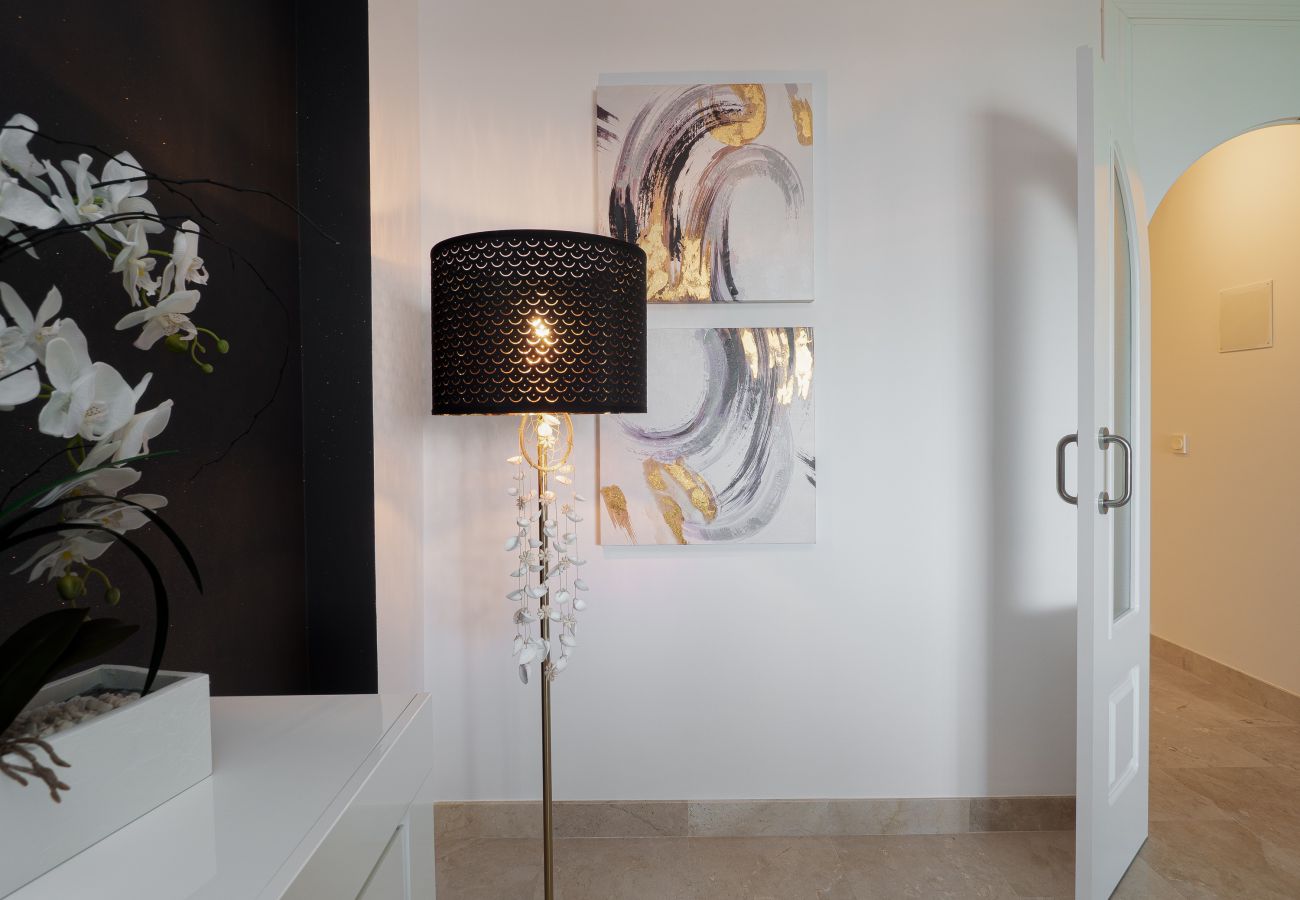 Villa in San Roque - Marina Alcaidesa 2305