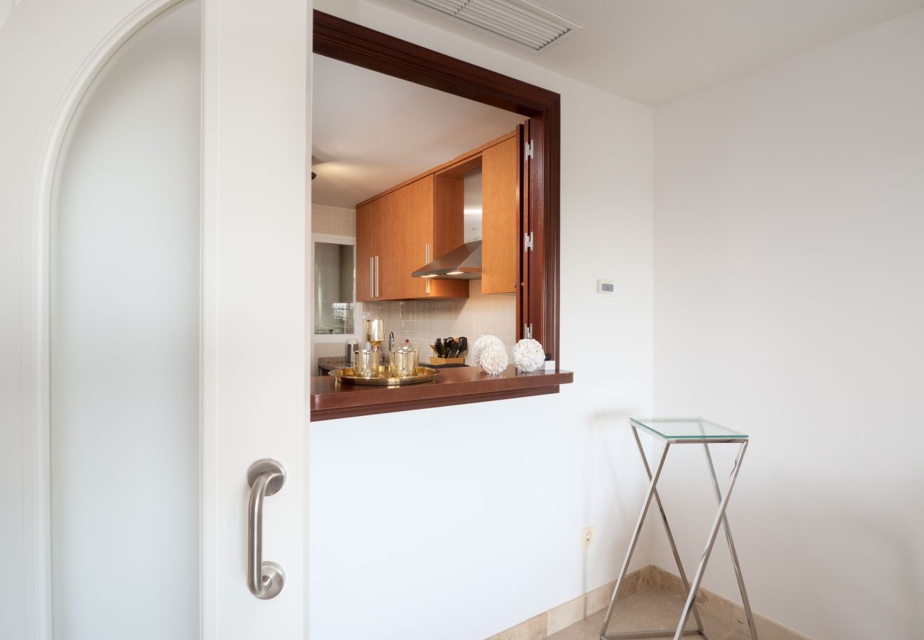 Villa in San Roque - Marina Alcaidesa 2305