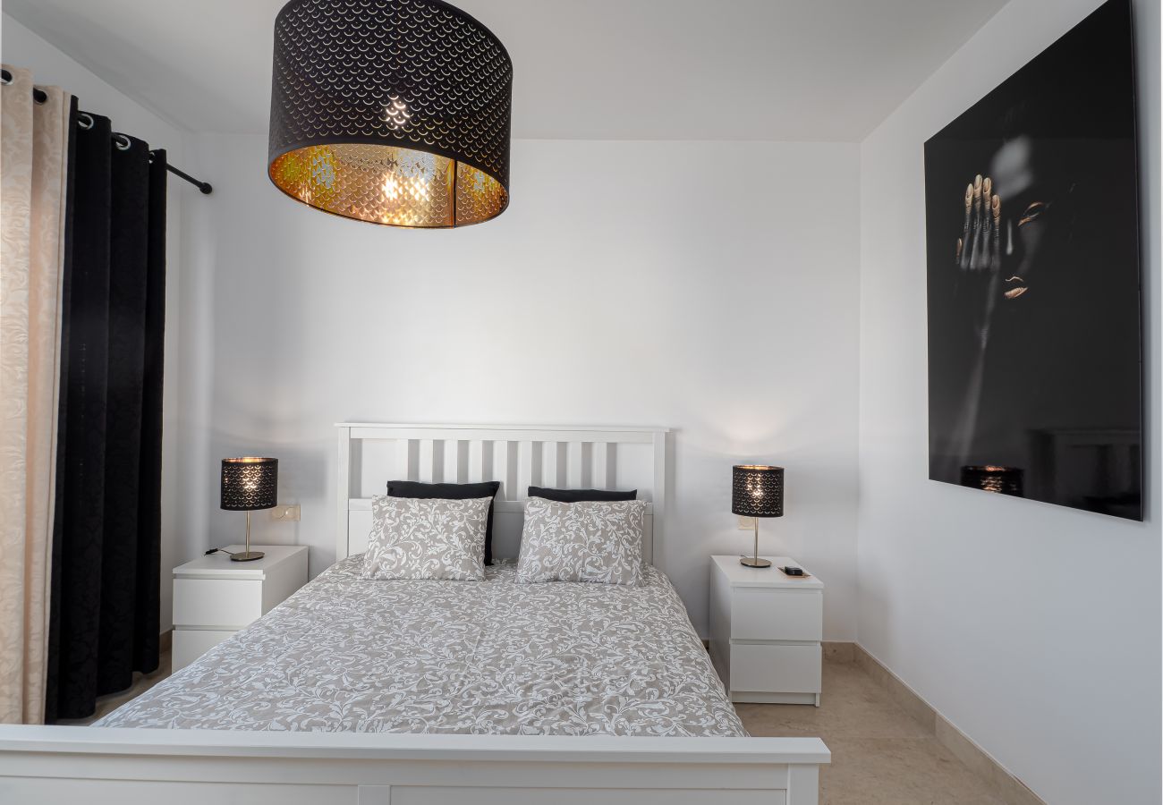 Villa in San Roque - Marina Alcaidesa 2305
