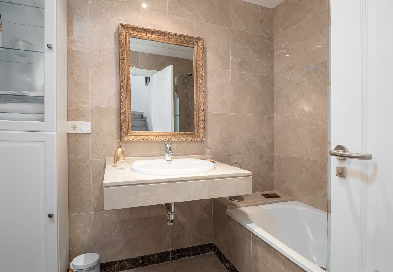 Villa in San Roque - Marina Alcaidesa 2305