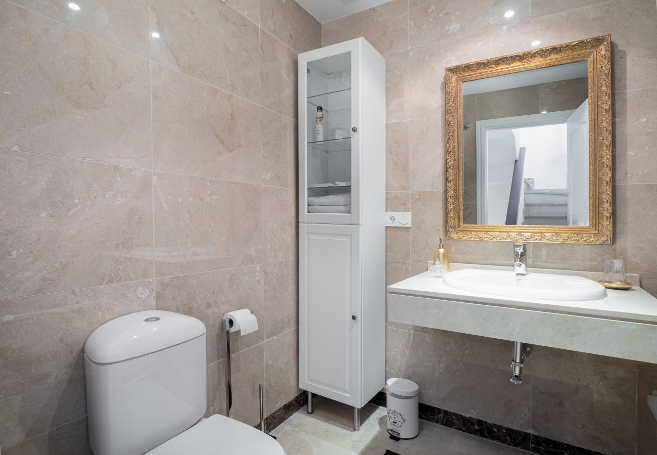 Villa in San Roque - Marina Alcaidesa 2305