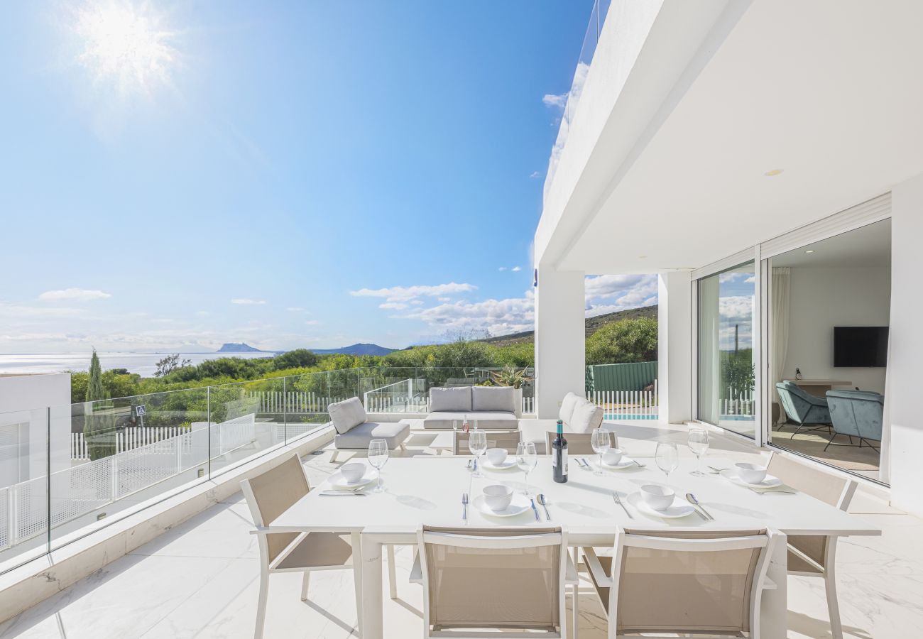 Villa in San Roque - Villa ELISEO 2400 Private Pool & Sea View