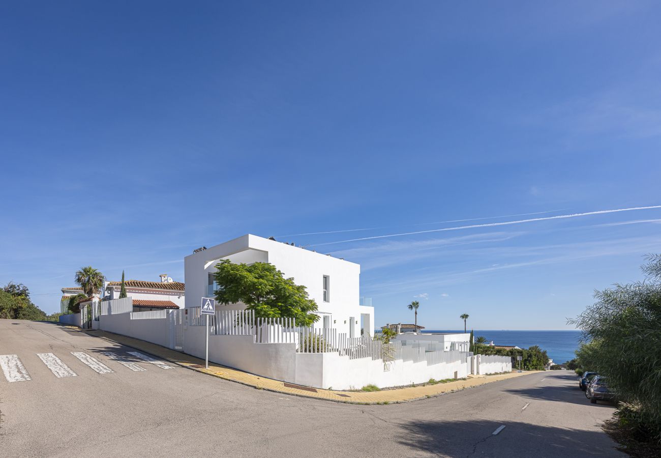 Villa in San Roque - Villa ELISEO 2400 Private Pool & Sea View