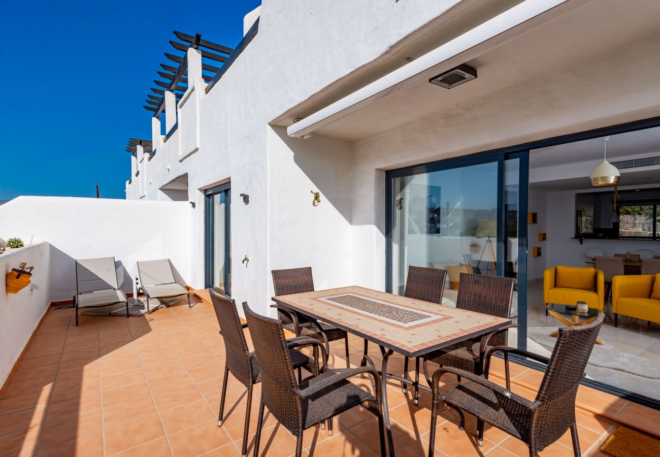 Ferienwohnung in Casares - Lotus 2401  - Beautiful apartment pool & sea view