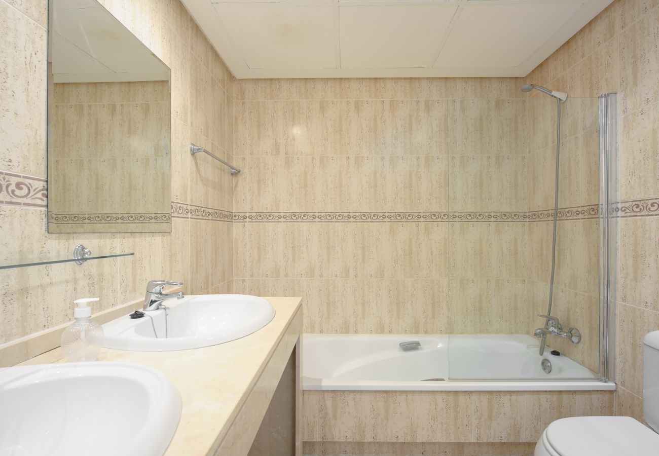 Ferienwohnung in Manilva - Marina Duquesa 2431 Beach Front 