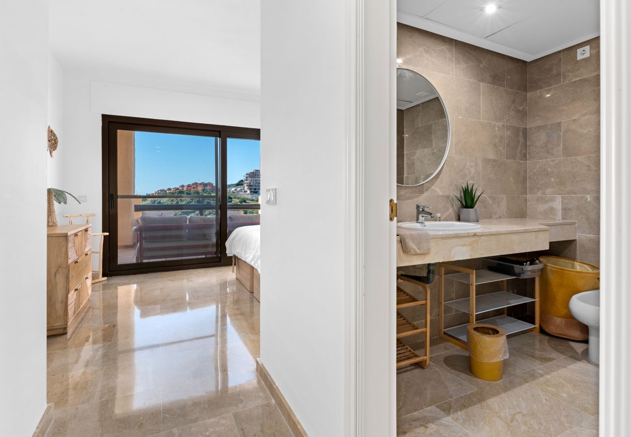 Ferienwohnung in Manilva - Coto Real Penthouse 2470 Naxos Sea-View