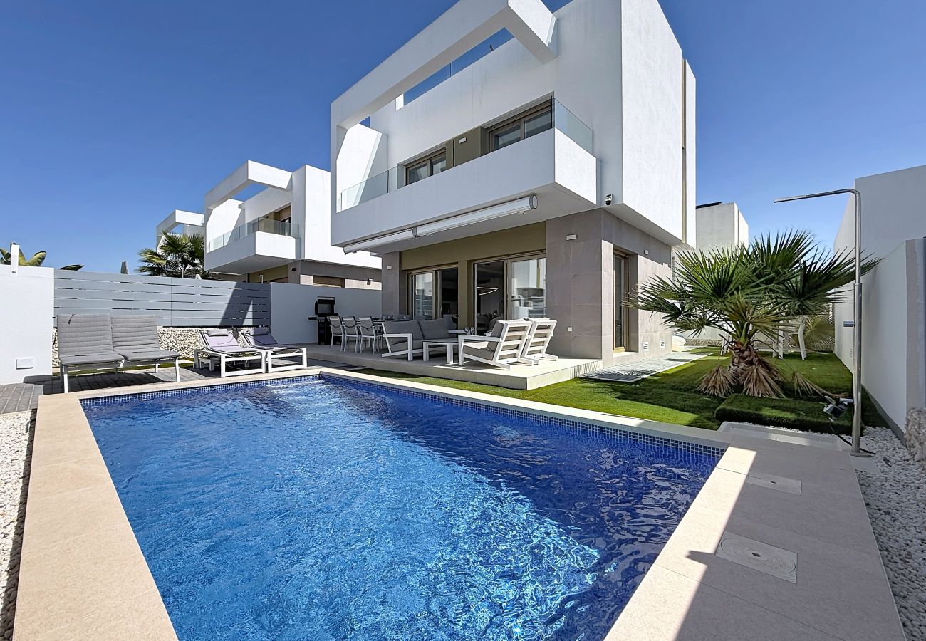 Villa in Orihuela - 3122 Malé 8