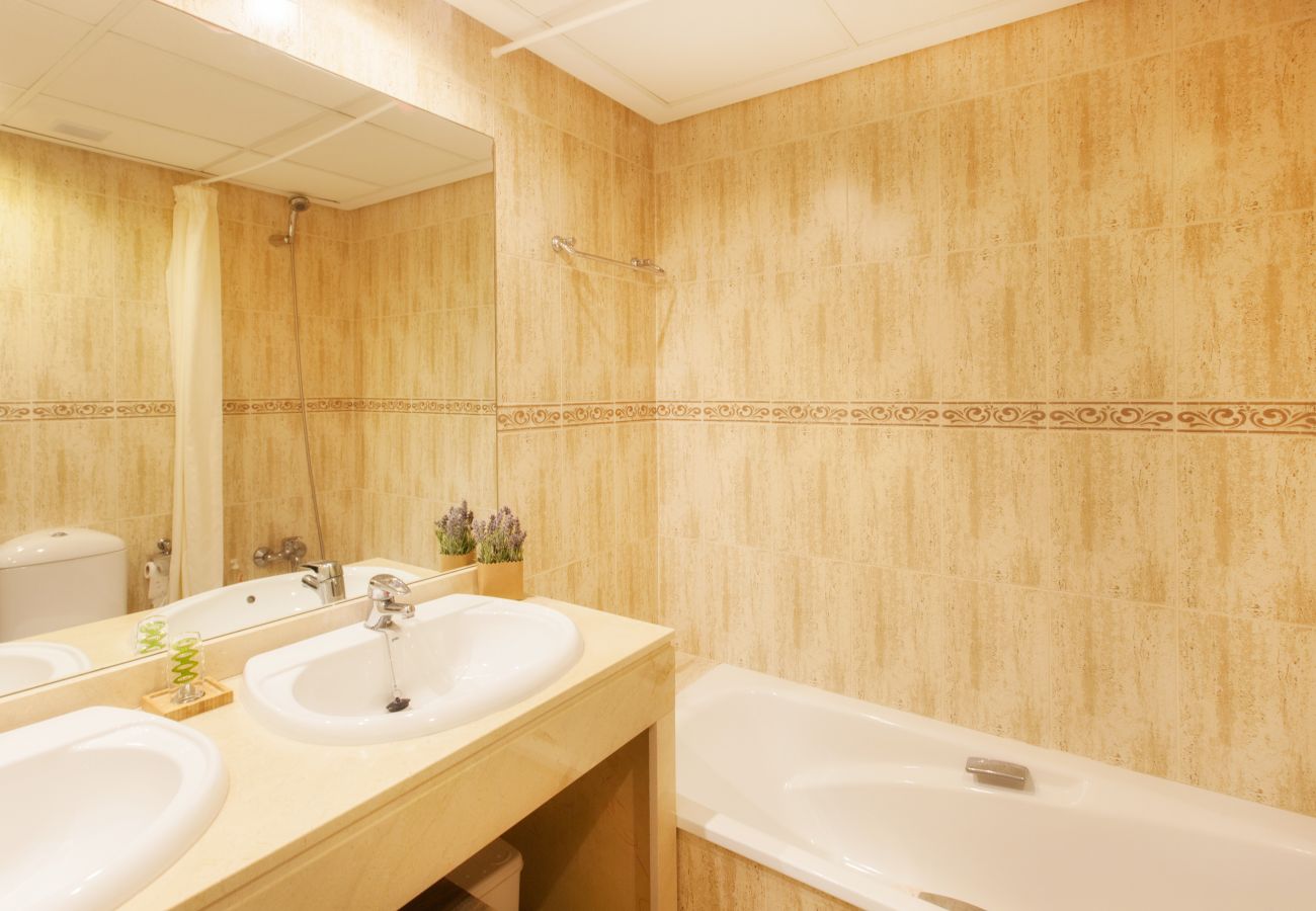 Apartment in Manilva - Marina Duquesa 2342 Beach & Harbour 