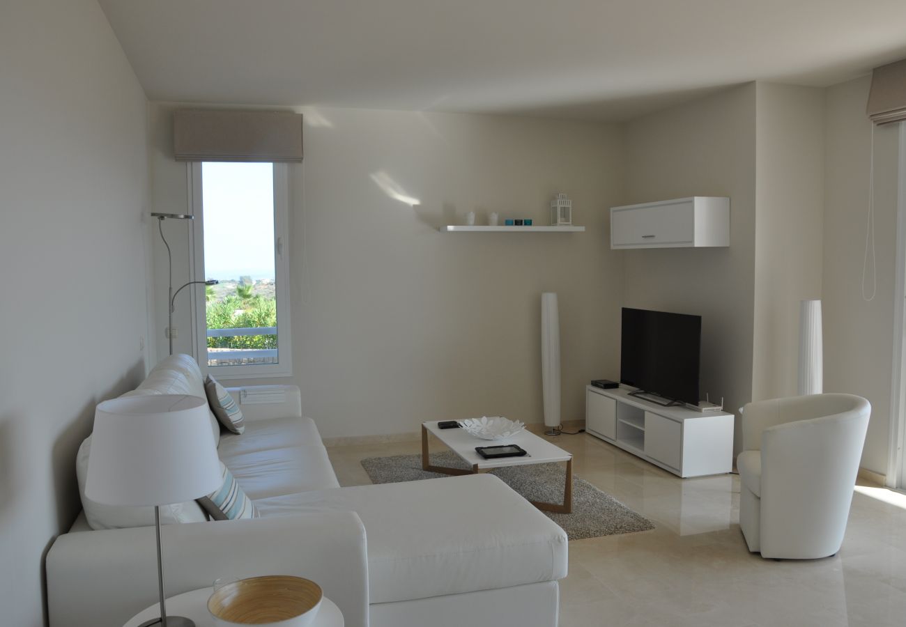 Zapholiday - 2221 - Estepona holiday apartment - living room