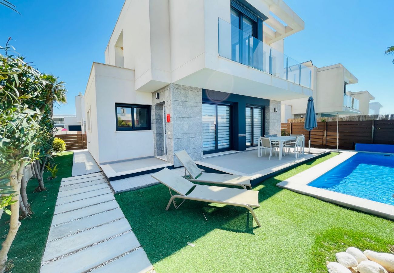 Villa in Orihuela - 3032 Vistabella- Bali 3032