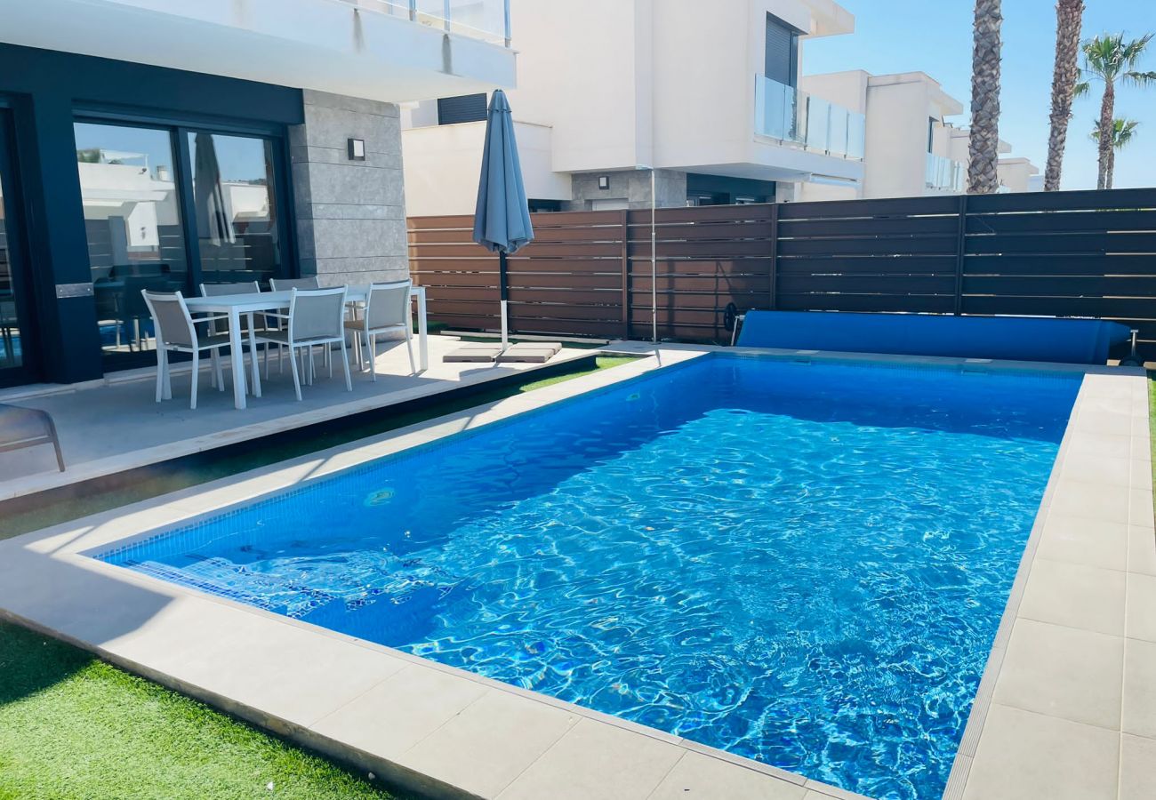 Villa in Orihuela - 3032 Vistabella- Bali 3032
