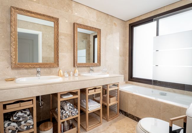 Villa in San Roque - Marina Alcaidesa 2305 Luxury House Villa in San Roque - Marina Alcaidesa 2305 Luxury House