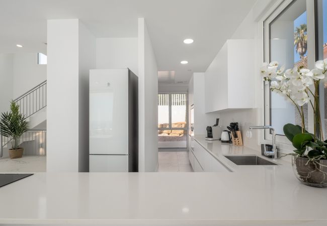 Villa in San Roque - Villa ELISEO 2400 private pool & sea view Villa in San Roque - Villa ELISEO 2400 private pool & sea view