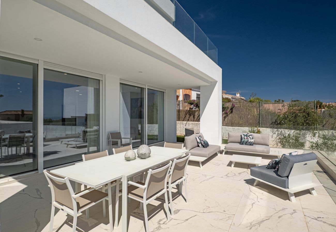 Villa in San Roque - Villa ELISEO 2400 private pool & sea view