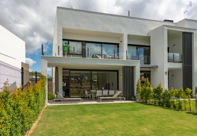 House in San Roque - Hoyo 17 San Roque Club 2406 Golf & Sea House in San Roque - Hoyo 17 San Roque Club 2406 Golf & Sea