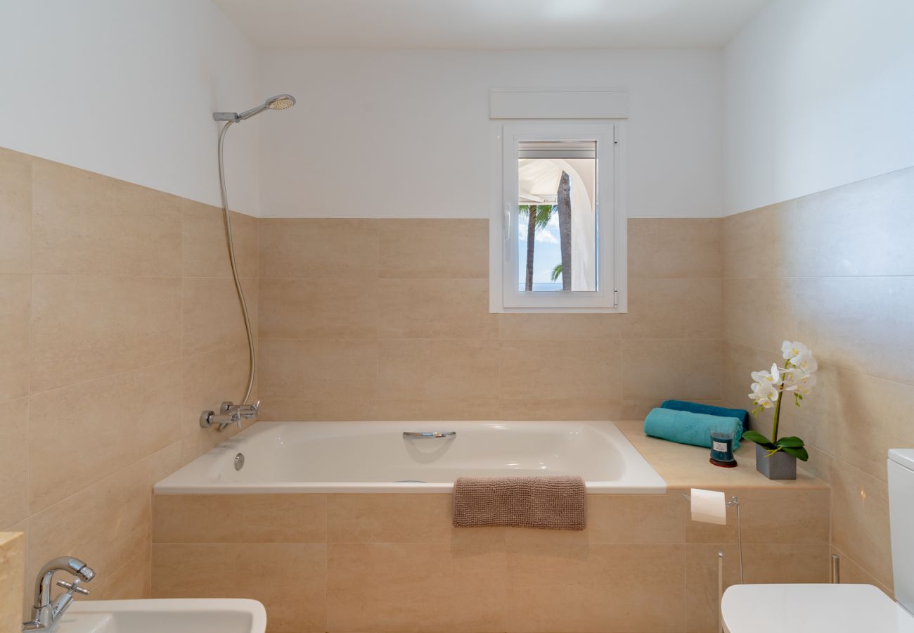 Villa in San Roque - Villa Shangri-La  Sotogrande Sea-view  5008
