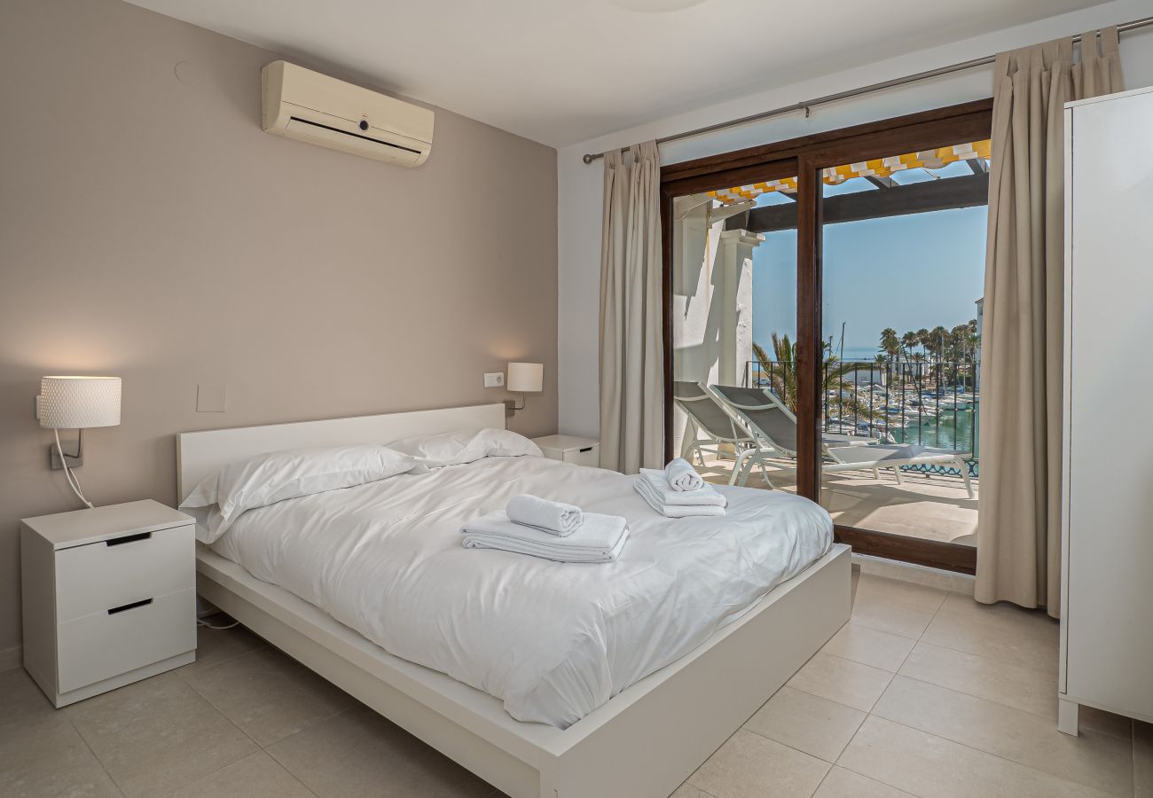 Zapholiday - 2001 - Apartamento Puerto de la Duquesa, Costa del Sol - dormitorio