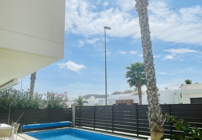 Villa en Orihuela - 3033 Vistabella-Bali 3033 Villa en Orihuela - 3033 Vistabella-Bali 3033