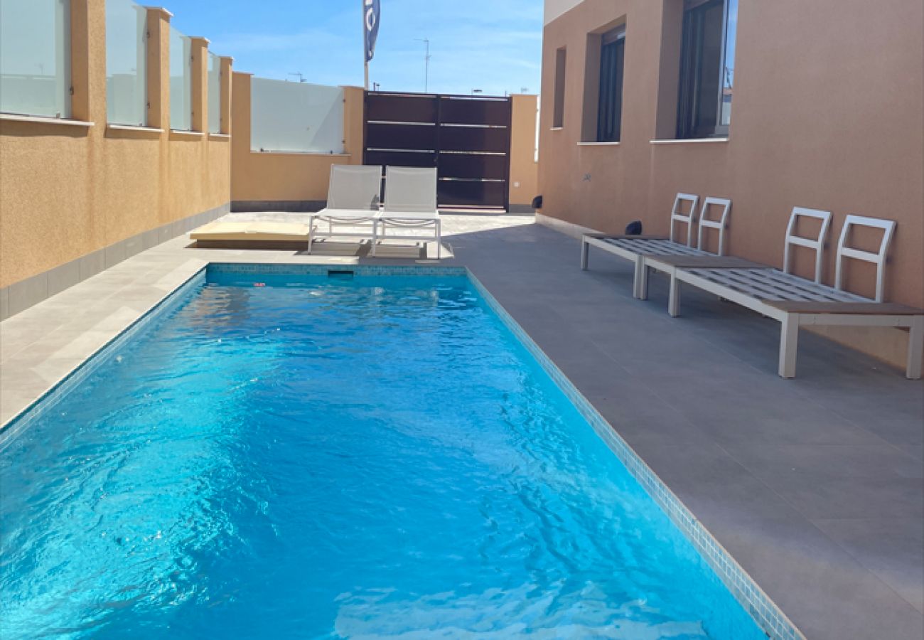 Villa en San Pedro del Pinatar - 3083  CASA NUEVE