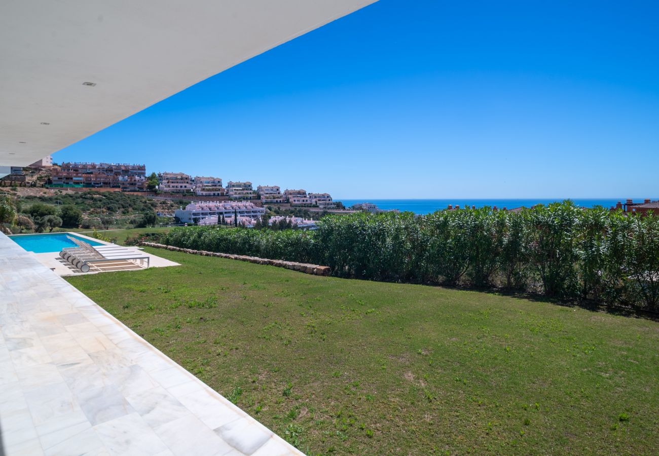 Villa en Casares - Villa Dona Julia 2410 Golf and Sea views