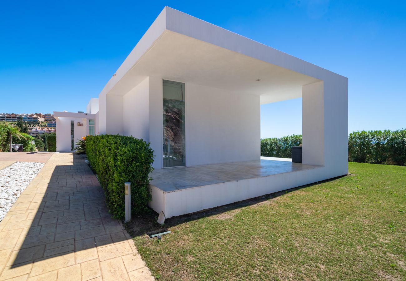 Villa en Casares - Villa Dona Julia 2410 Golf and Sea views
