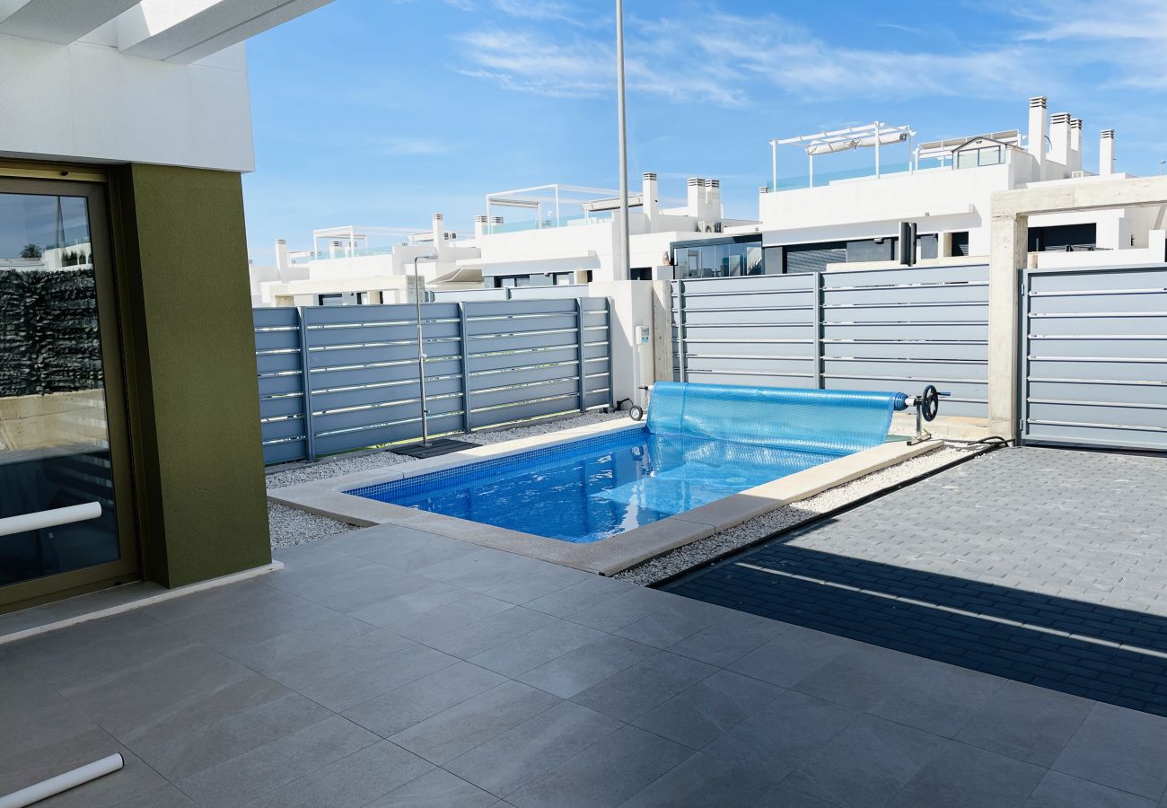Villa en Orihuela - 3084 Res. MAUI II