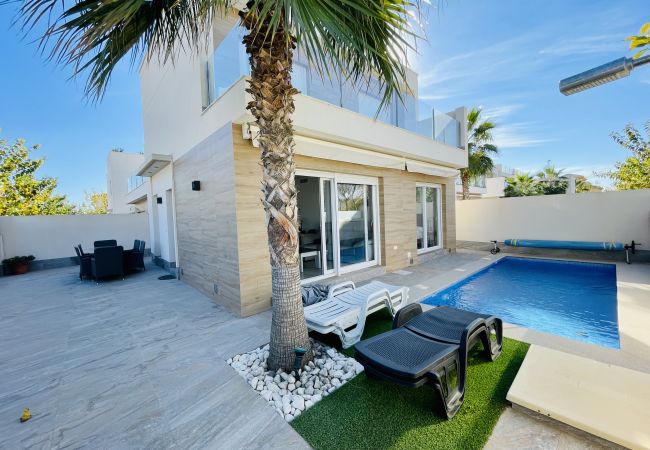 Villa en Pilar de la Horadada - 3094 - VILLA SASHA