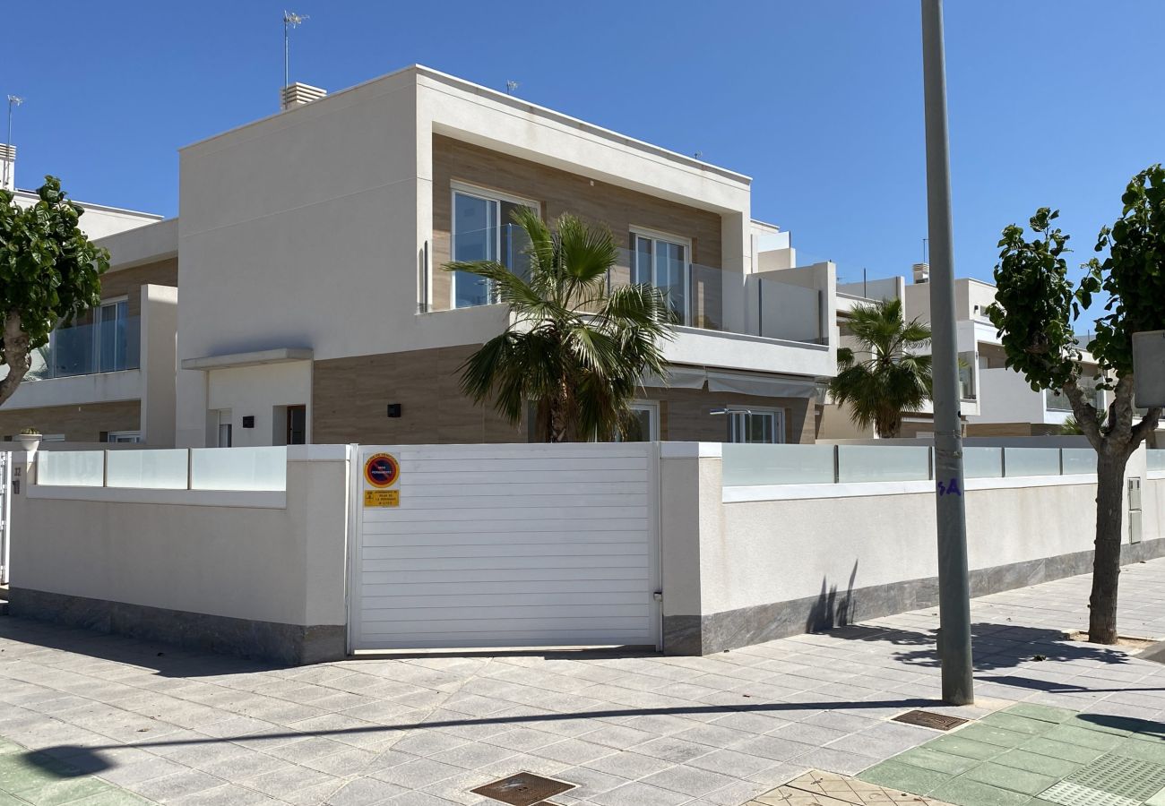 Villa en Pilar de la Horadada - 3094 - VILLA SASHA