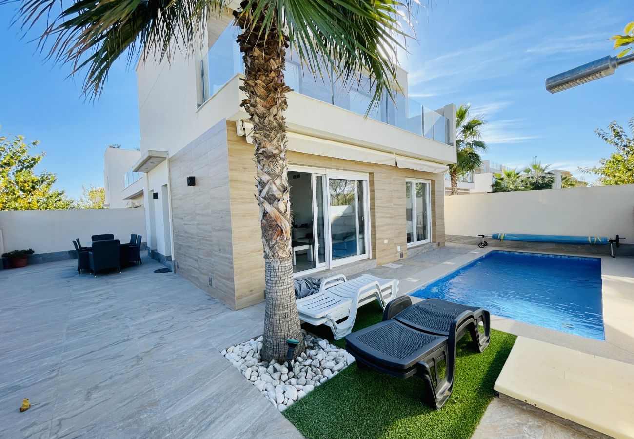 Villa en Pilar de la Horadada - 3094 - VILLA SASHA