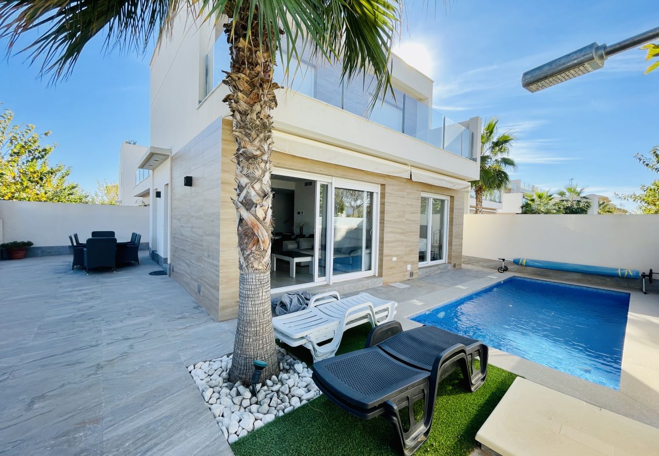 Villa en Pilar de la Horadada - 3094 - VILLA SASHA
