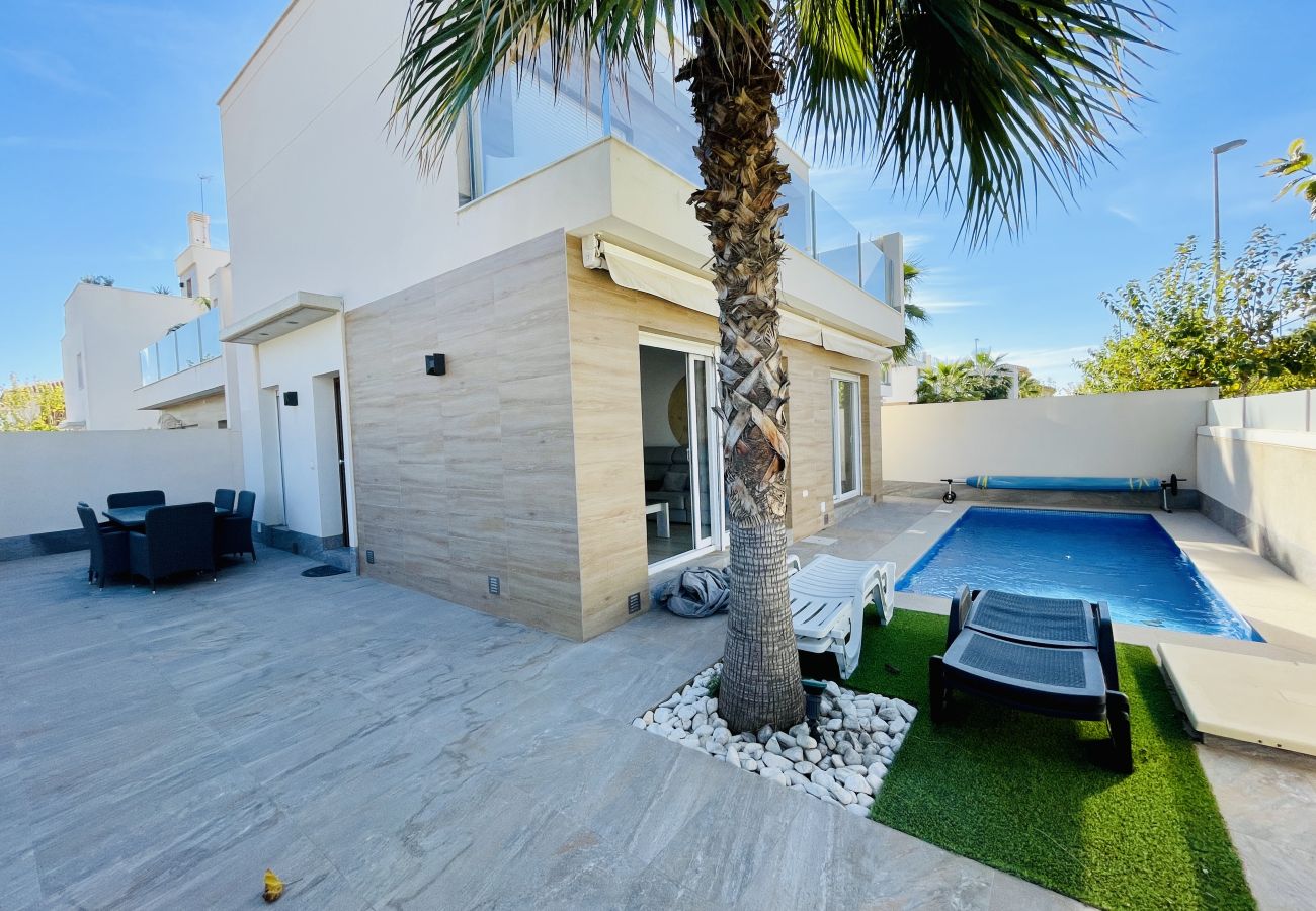 Villa en Pilar de la Horadada - 3094 - VILLA SASHA