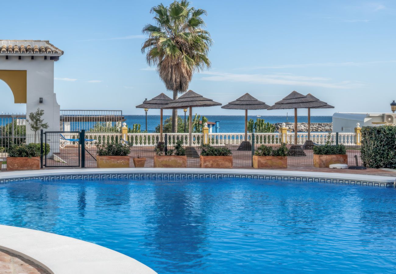 Apartamento en Manilva - Marina Duquesa 2431 Beach Front 