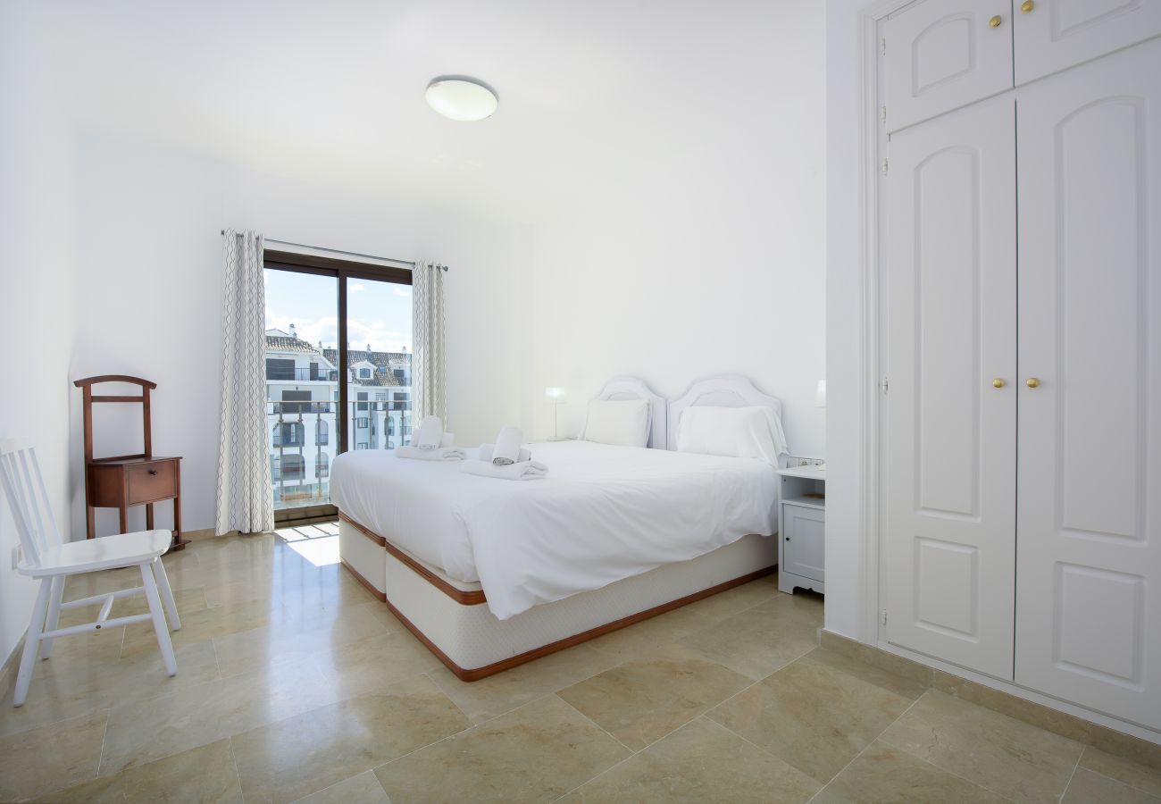 Apartamento en Manilva - Marina Duquesa 2431 Beach Front 