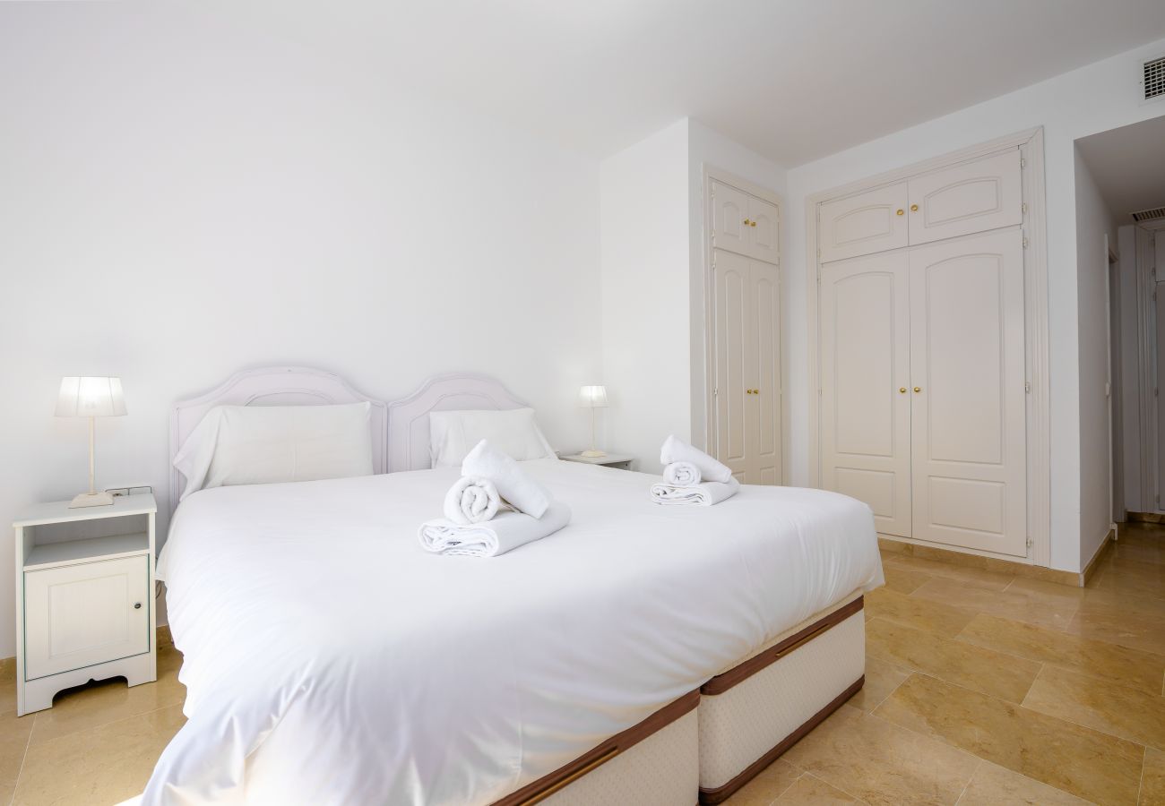 Apartamento en Manilva - Marina Duquesa 2431 Beach Front 