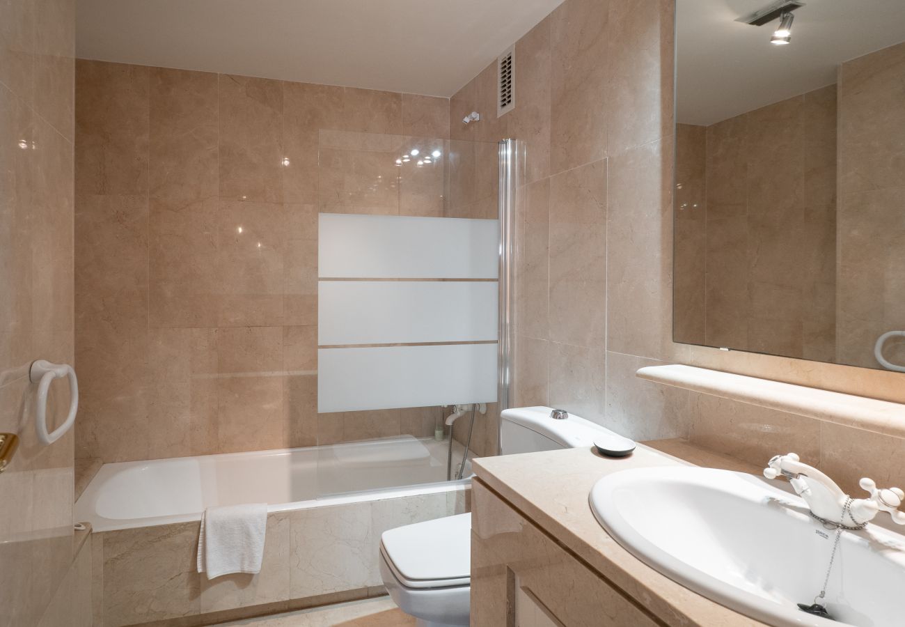 Appartement in Manilva - Playa Duquesa 2296 Pool View