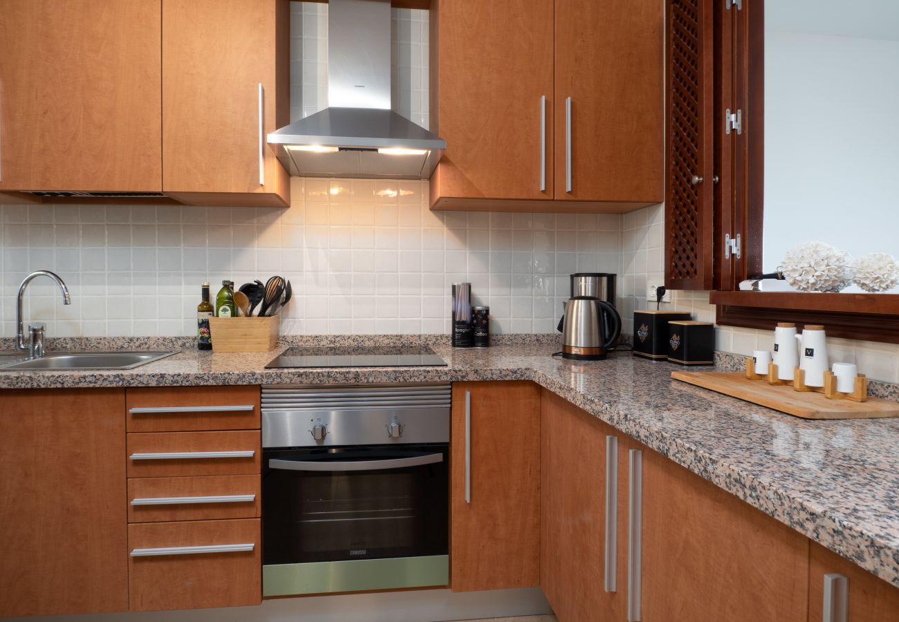 ZapHoliday - 2305 - appartement verhuur in La Alcaidesa, Costa del Sol - keuken