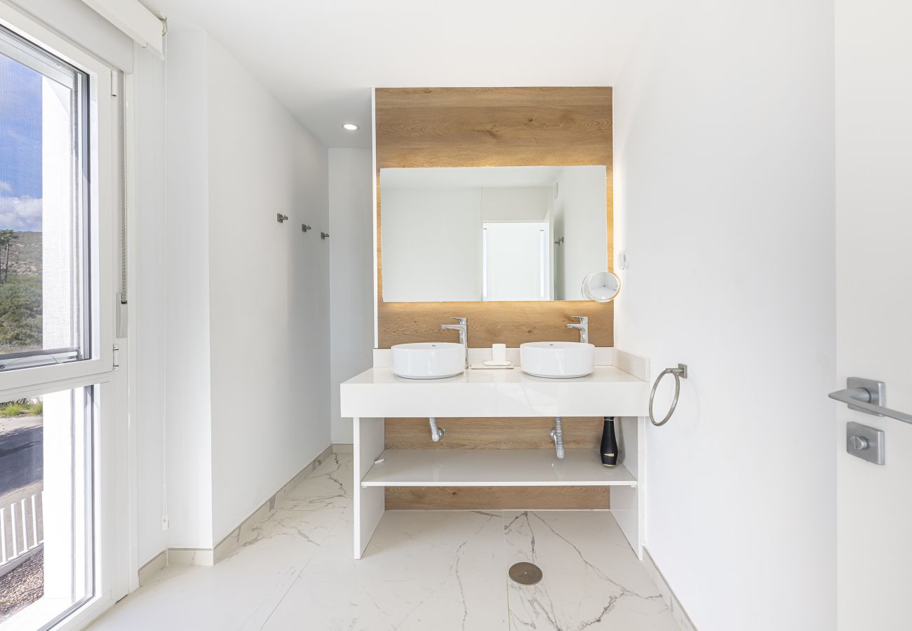 Villa in San Roque - Villa ELISEO 2400 Private Pool & Sea View